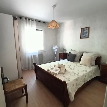 Holiday home Mes Racines *